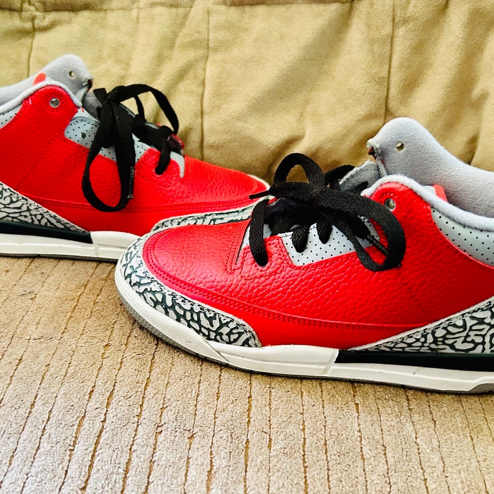 Air Jordan Retro size 3Y
